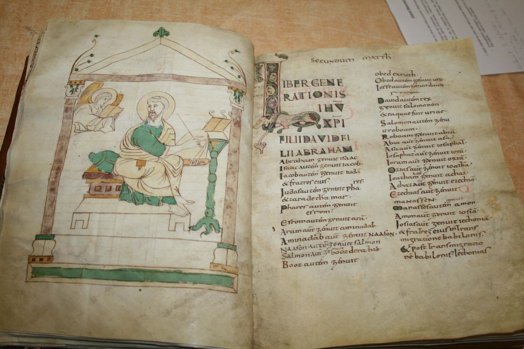 livre liturgique (évangéliaire carolingien)