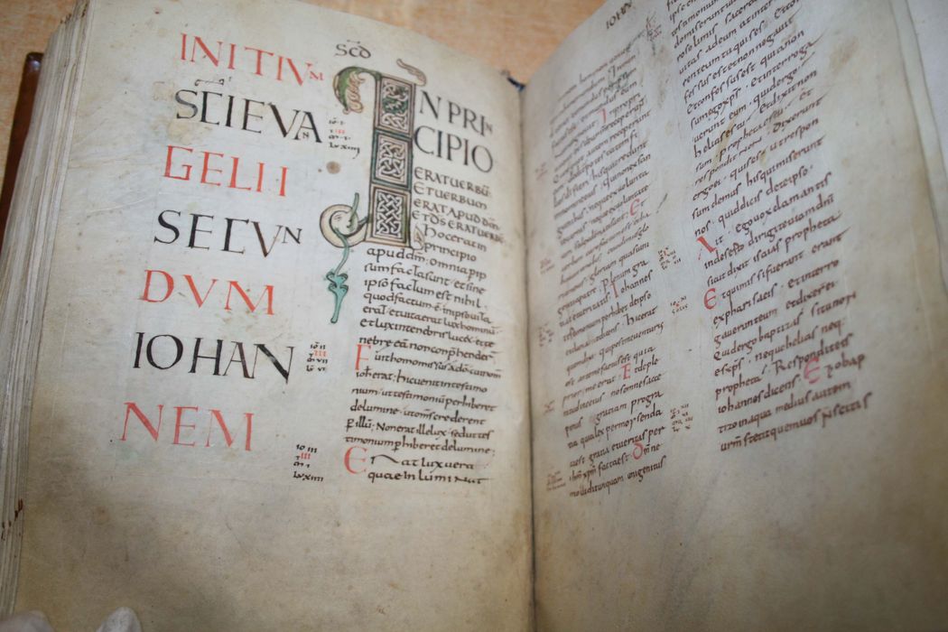 livre liturgique (évangéliaire carolingien)