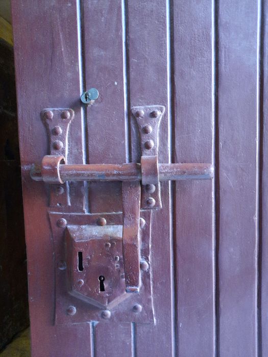 vantail de porte non localisé, détail d’une serrure
