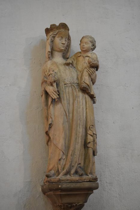 statue : Vierge à l’Enfant