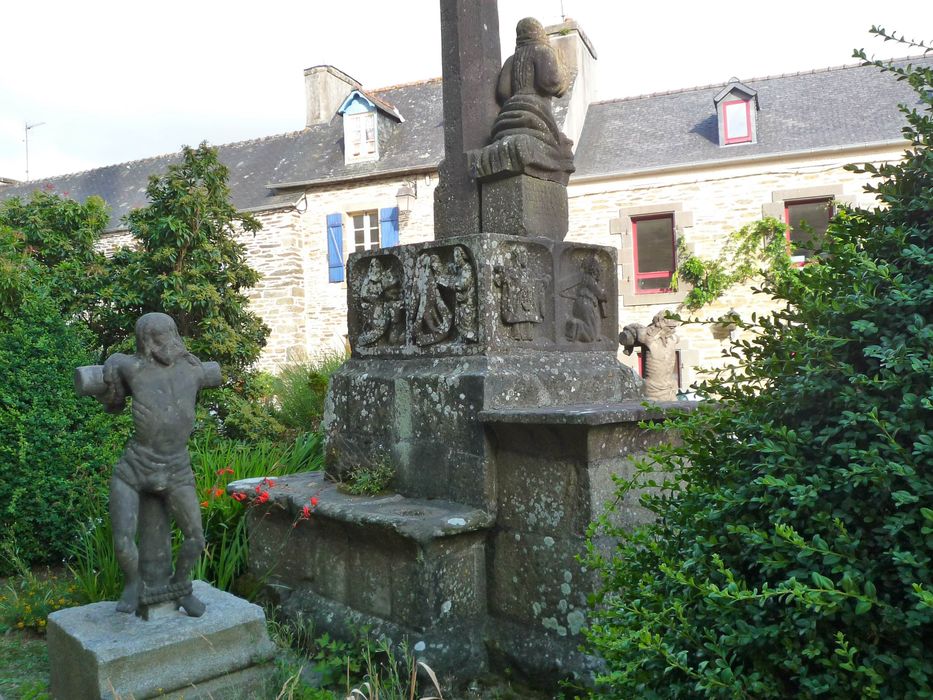 vue partielle du calvaire