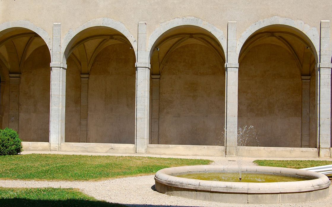 vue partielle du cloître