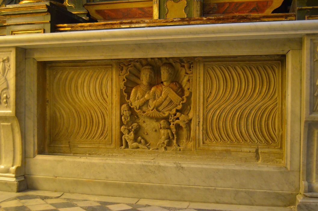 sarcophage dit tombeau de saint Véran