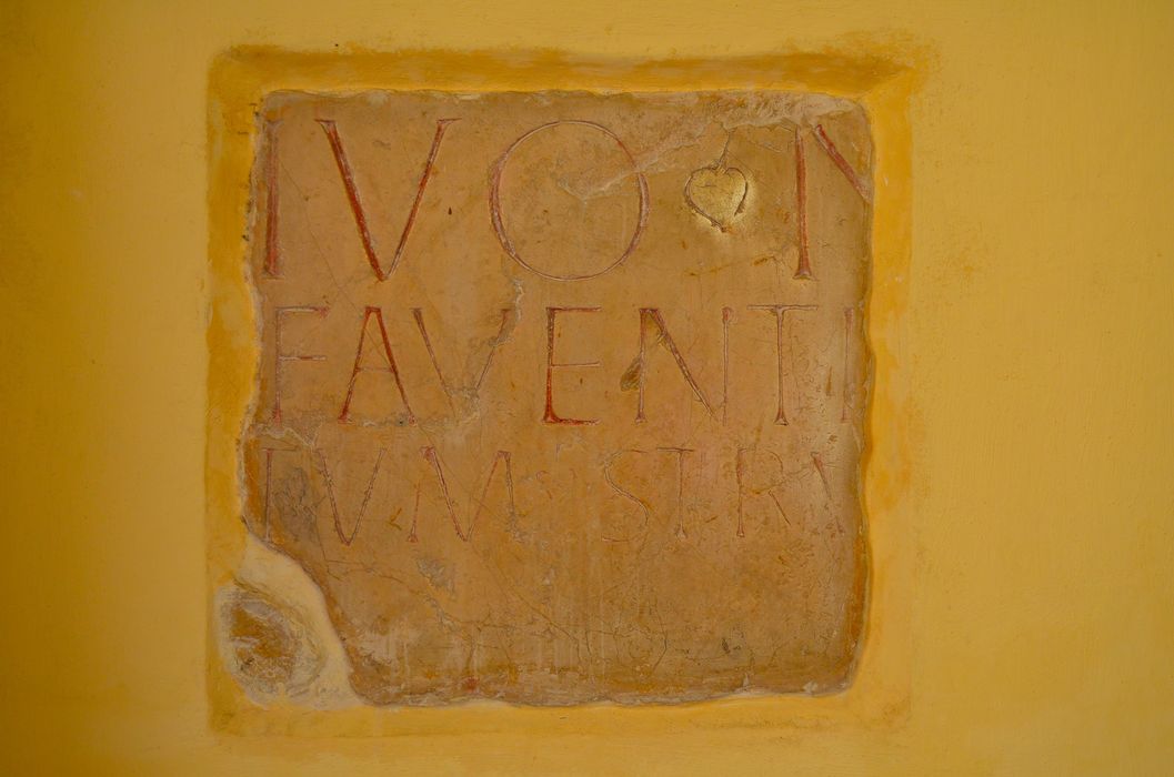 plaque commémorative (fragment)