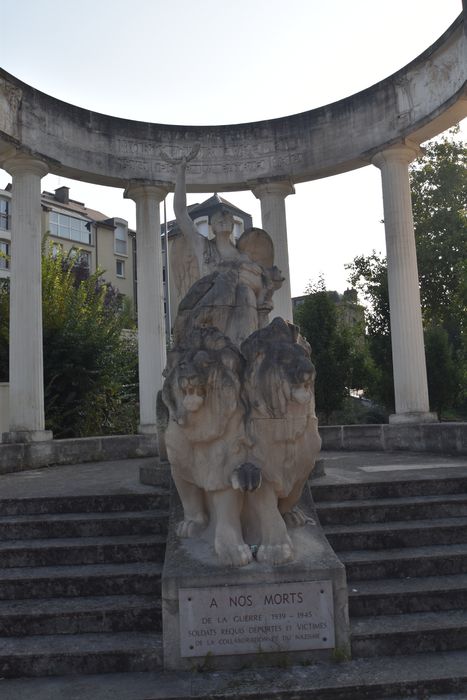 vue partielle du monument