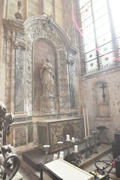 autel, retable d’une chapelle latérale