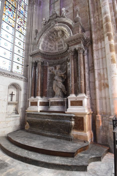 autel, retable d’une chapelle latérale