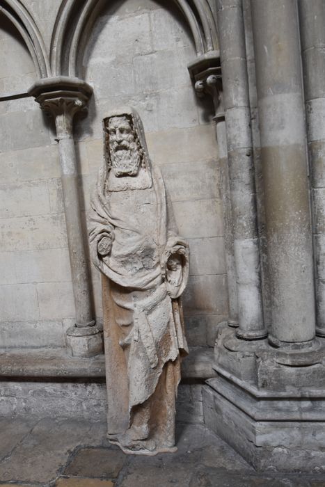 statue déposée