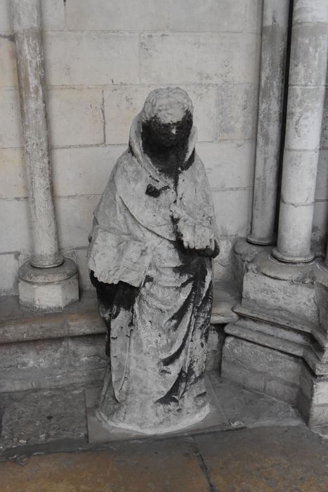 statue déposée
