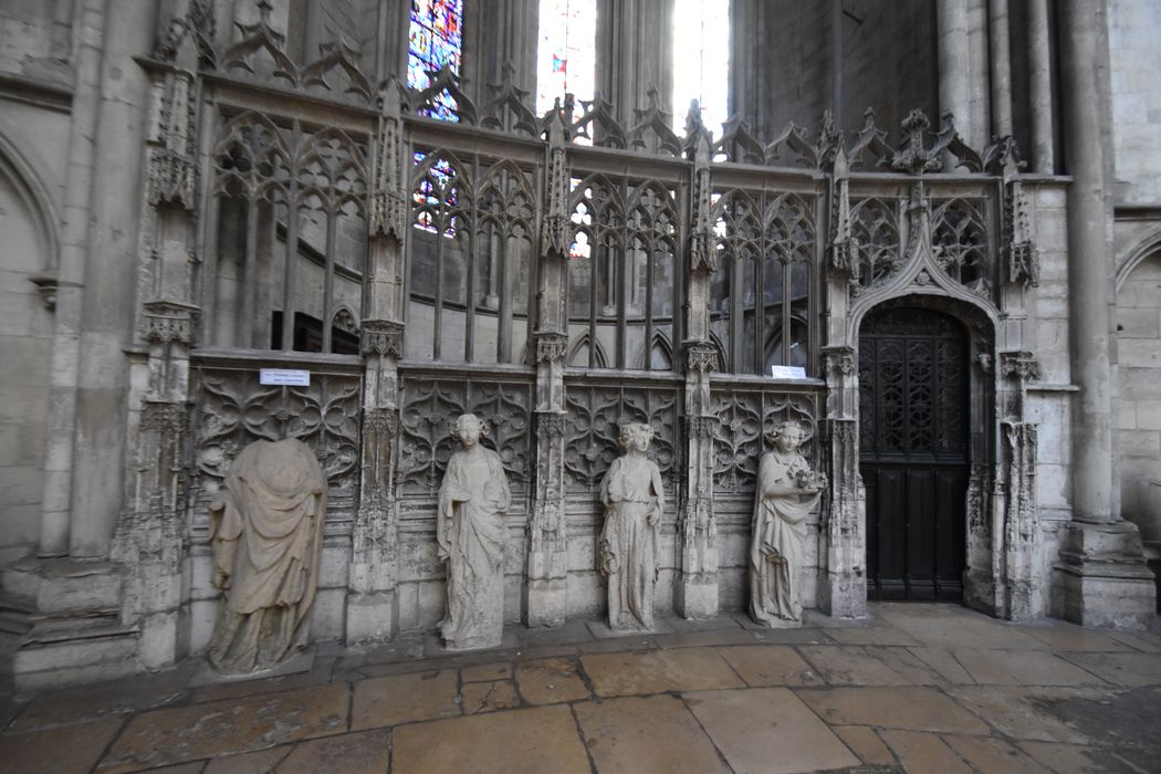 statues déposées