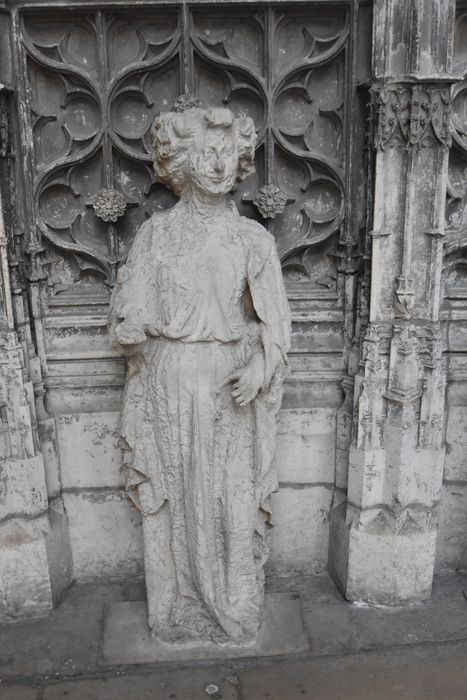 statue déposée