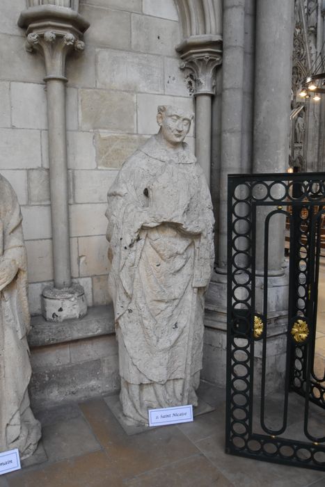statue déposée : Saint Nicaise