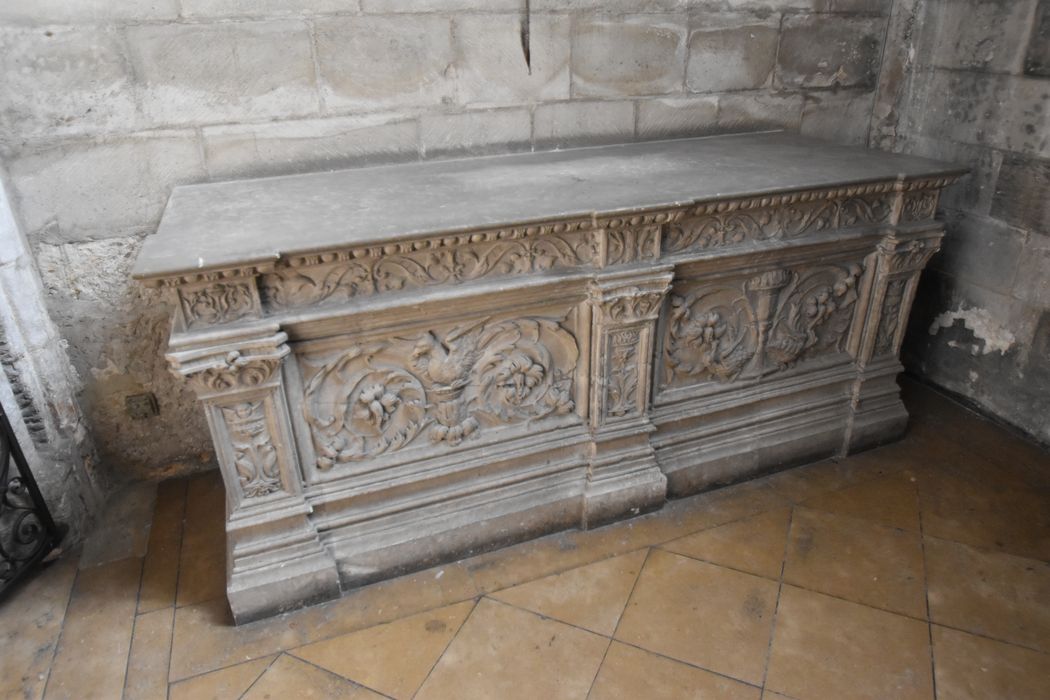 autel de la chapelle Saint-Romain
