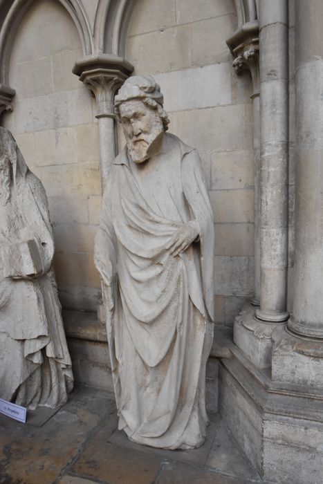 statue déposée