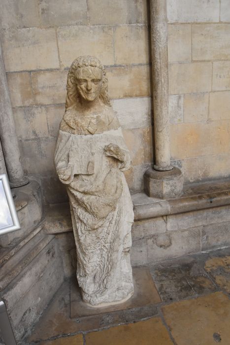 statue déposée