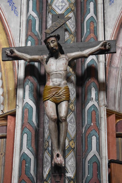 statue : Christ en croix