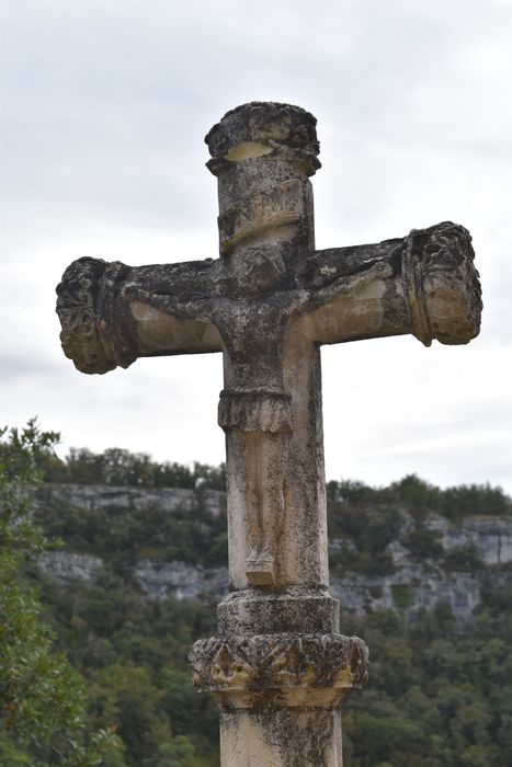 vue partielle de la croix