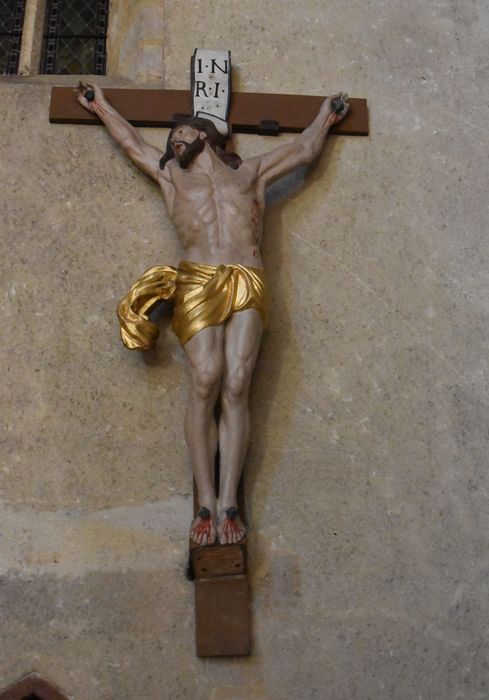 Statue : Christ en croix