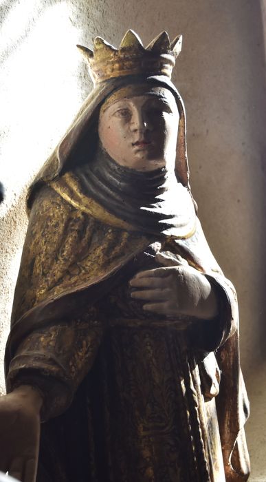 statue : Sainte Élisabeth de Hongrie, vue partielle