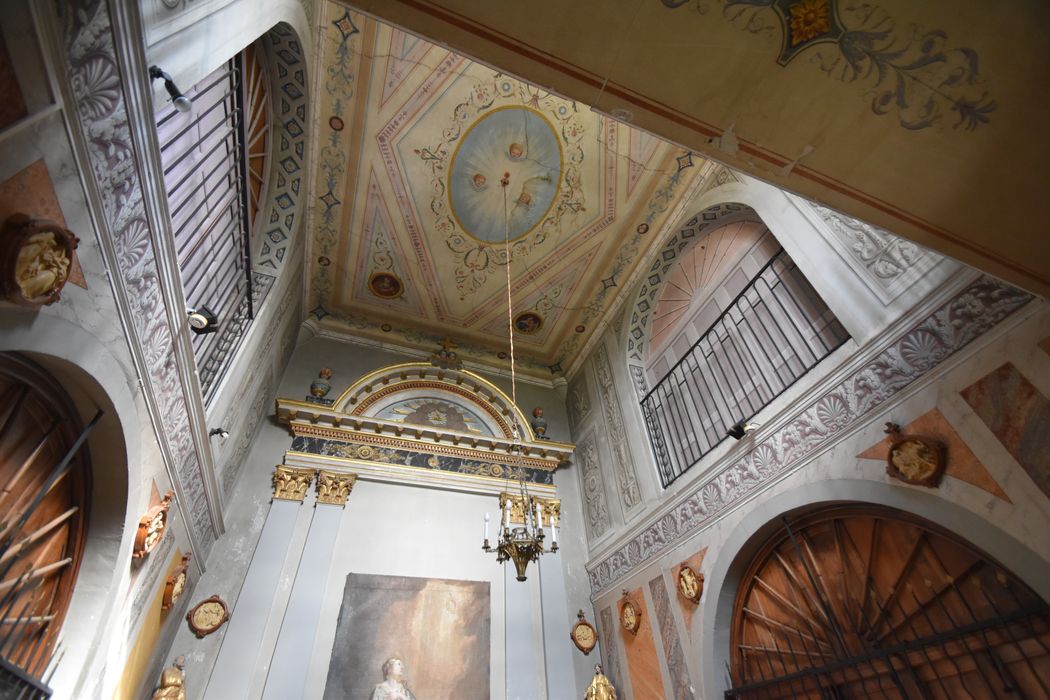 chapelle, vue partielle des décors peints