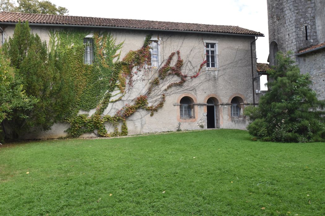 bâtiment situé à l’est de l’ancien cloître, façade ouest