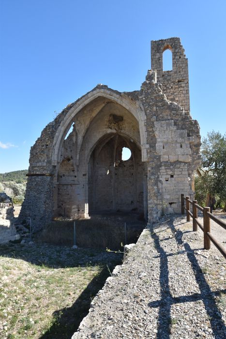 vestiges de la nef et du choeur