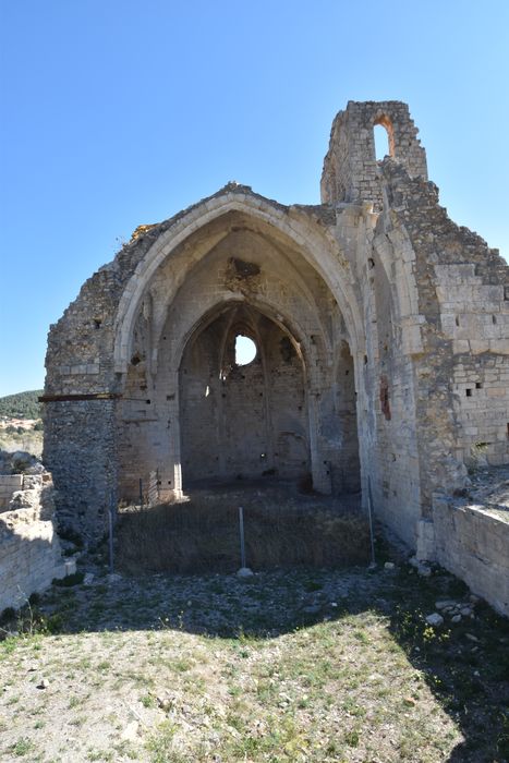 vestiges de la nef et du choeur