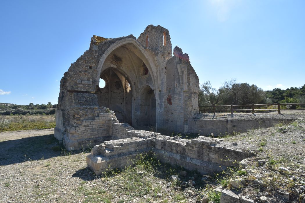 vestiges de la nef et du choeur