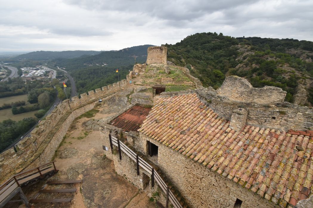 vue générale du site depuis le donjon en direction du Nord