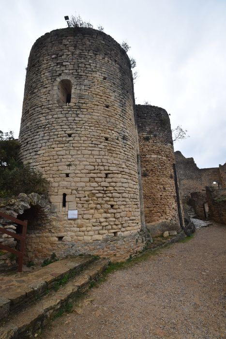 tour formant chevet de la chapelle