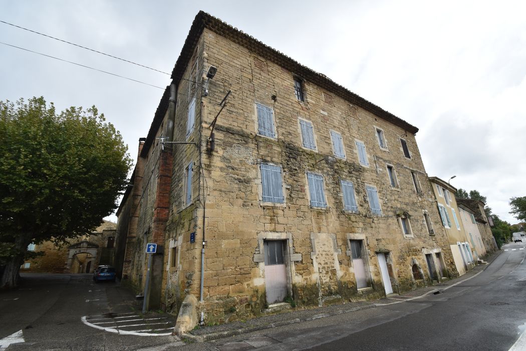 façade ouest sur rue