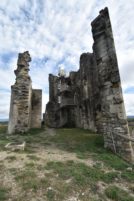 vue partielle des ruines depuis l’Ouest