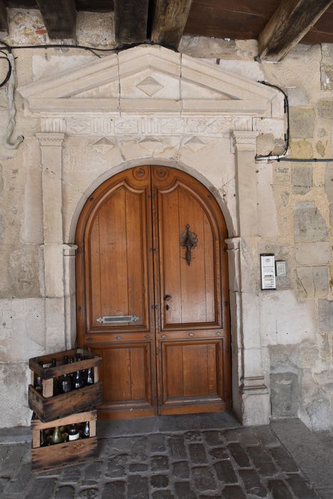 porte d’accès sur la galerie Reynies