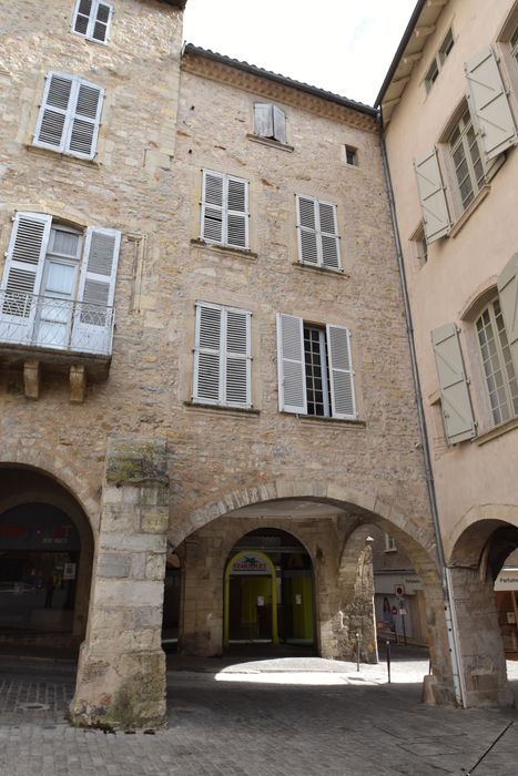 façade ouest au dessus de la galerie de l’Hôpital-Saint-Martial