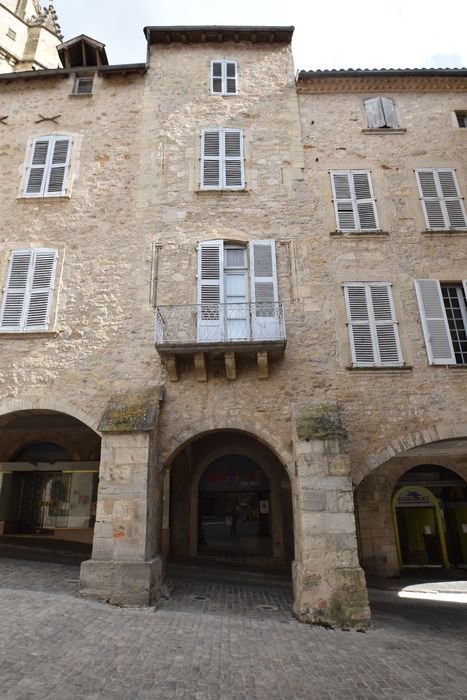 façade ouest au dessus de la galerie de l’Hôpital-Saint-Martial