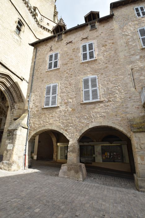 façade ouest au dessus de la galerie de l’Hôpital-Saint-Martial