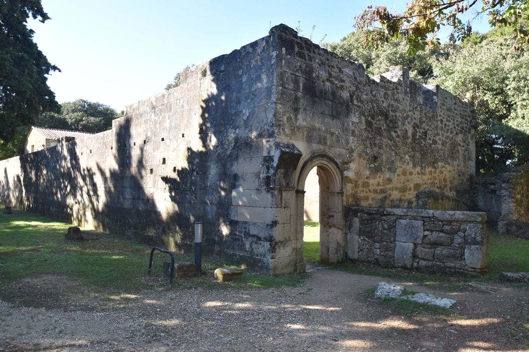 vestiges du jeu de paume, façades sud et est