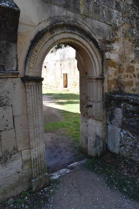 vestiges du jeu de paume, porte d’accès est