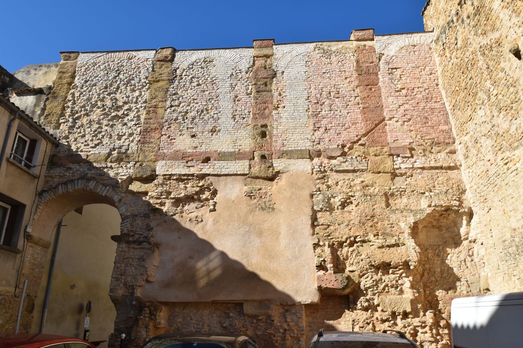 élévation est d’un mur depuis l’impasse Saint-Louis