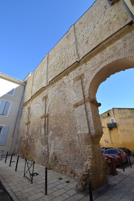 élévation ouest d’un mur depuis la rue Pontillac