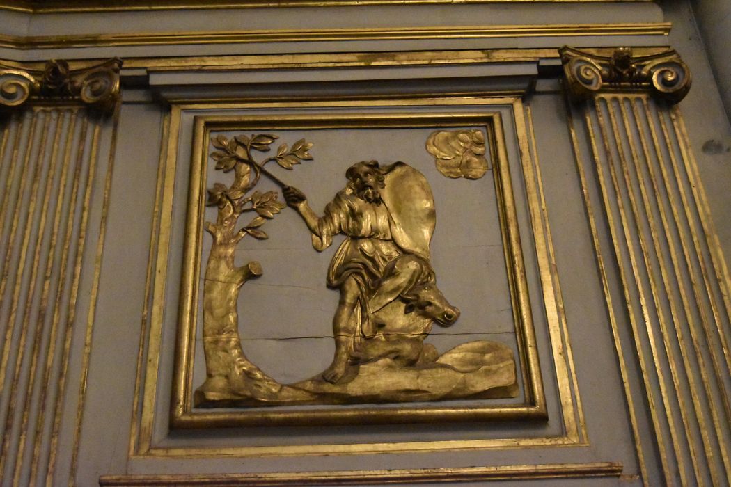 lambris de revêtement du choeur, détail d’un bas-relief d’un évangéliste