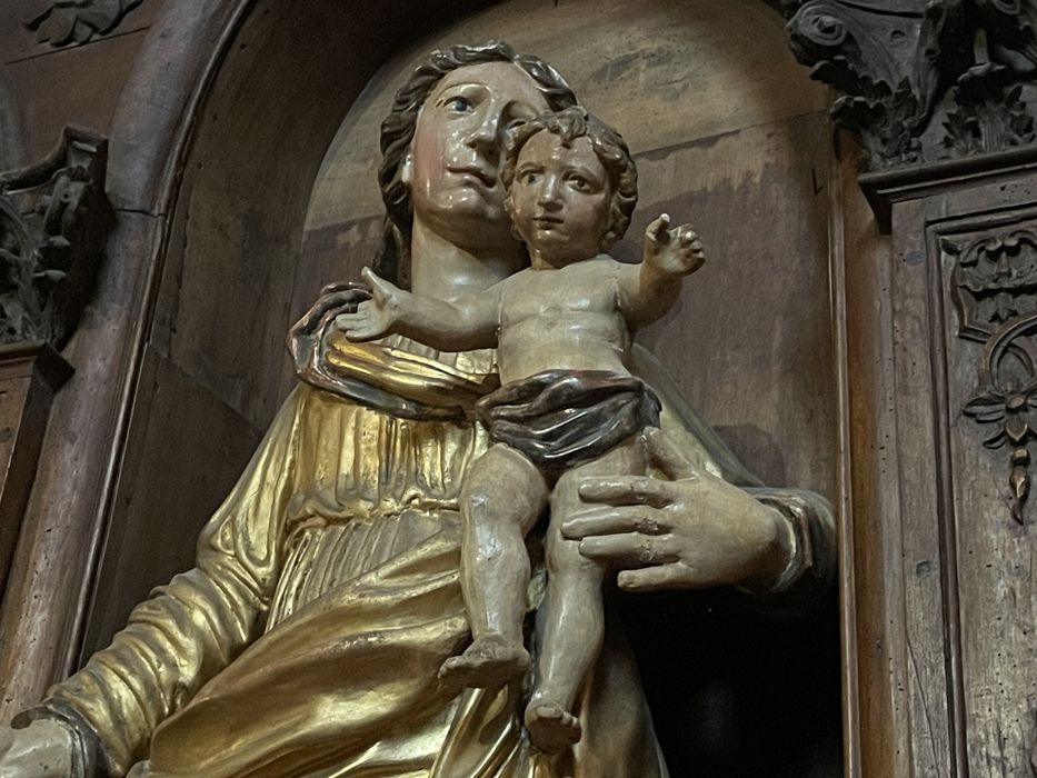 statue : Vierge à l’Enfant, vue partielle