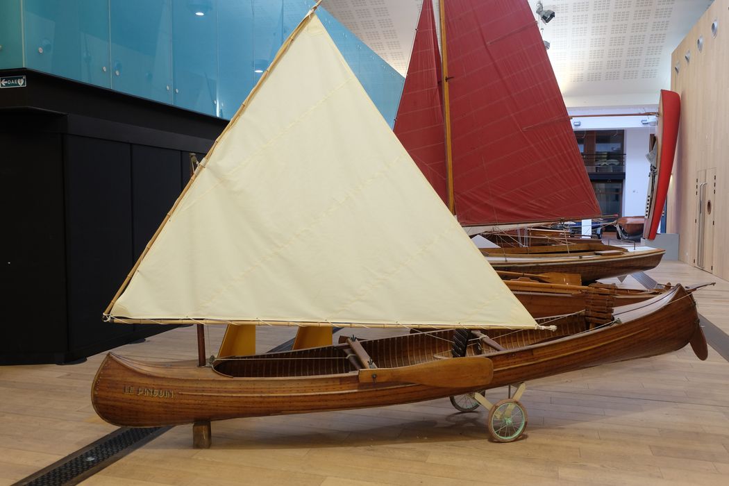 bateau de plaisance : Pingoin, canoë à voile de type Canadien