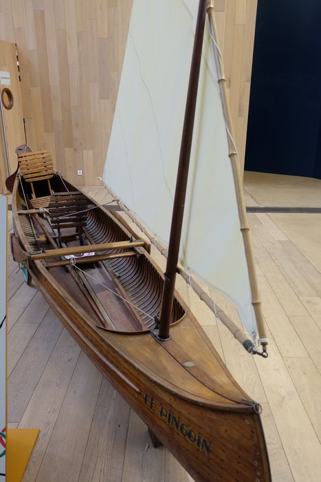bateau de plaisance : Pingoin, canoë à voile de type Canadien