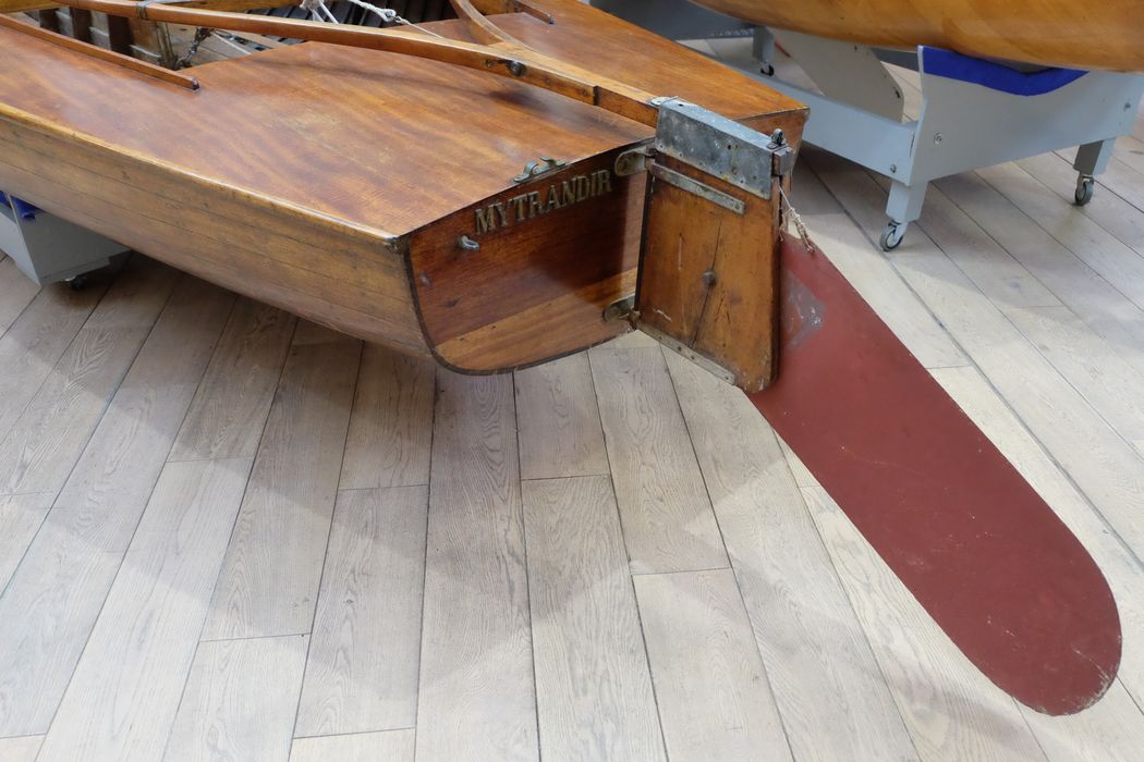 bateau de plaisance : Mitrandir, dériveur de type yole olympique