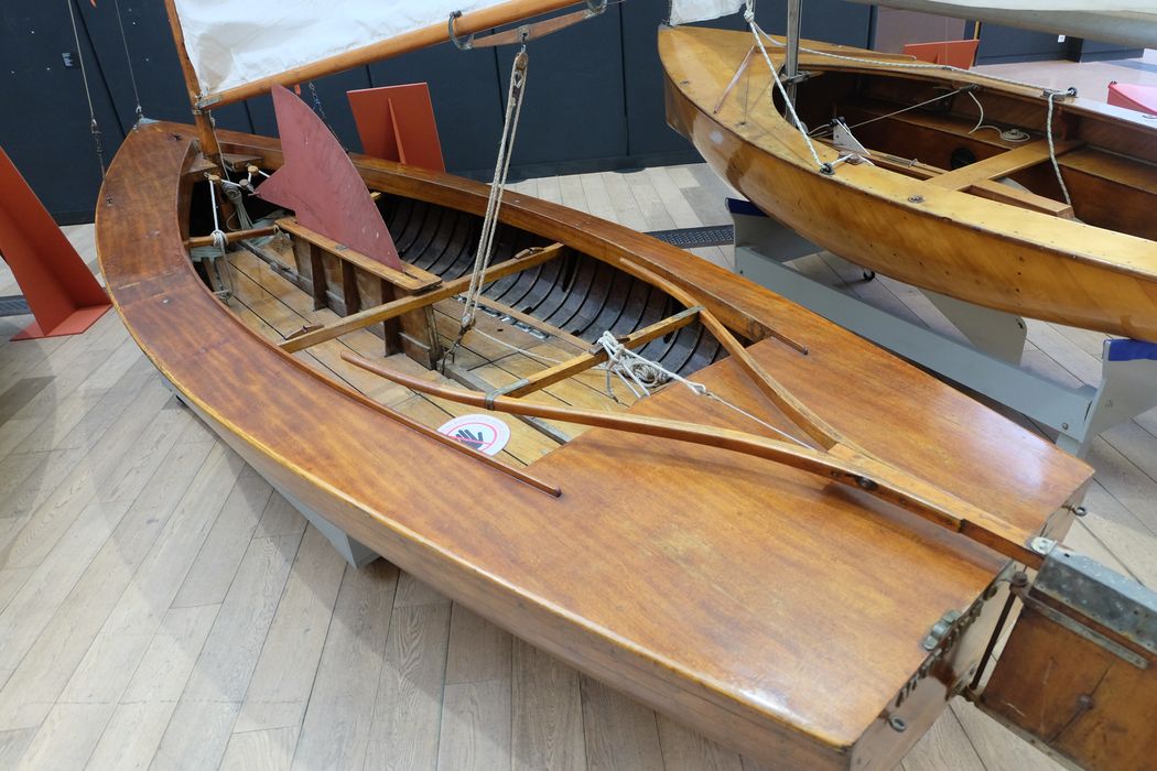 bateau de plaisance : Mitrandir, dériveur de type yole olympique