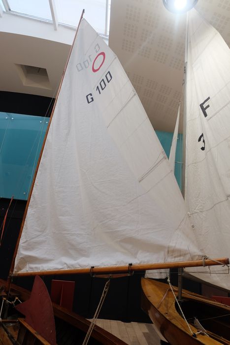 bateau de plaisance : Mitrandir, dériveur de type yole olympique