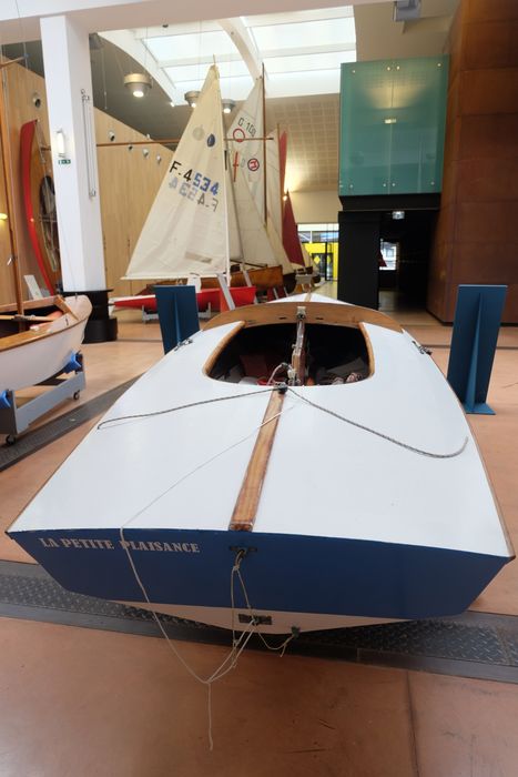bateau de plaisance : bateau sans nom, dériveur de type Snipe, dériveur léger de type Snype
