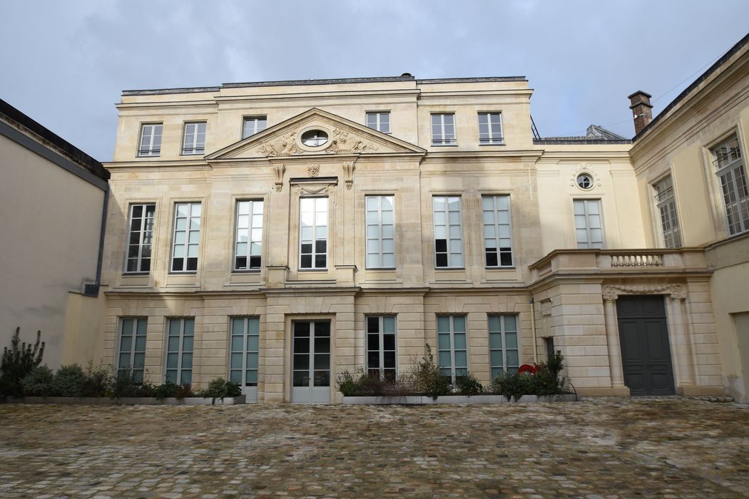 façade sud-est du petit Hôtel de Conti