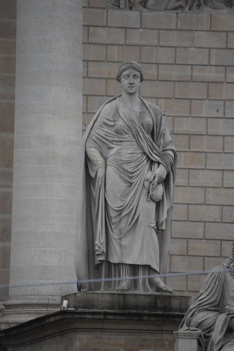 statue : Thémis